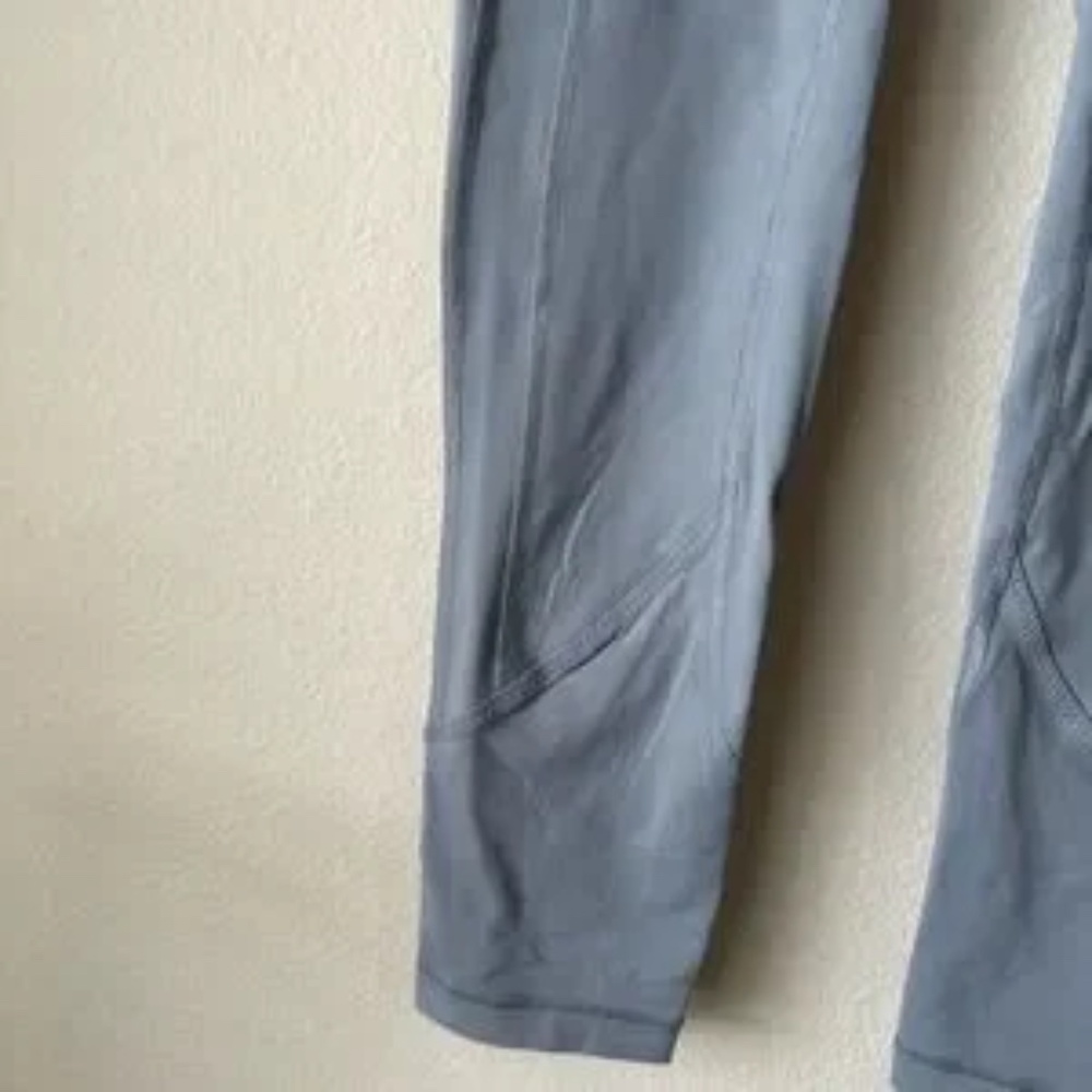 LuluLemon Women's Leggings Gray Pockets Size 4 - Picture 11 of 13